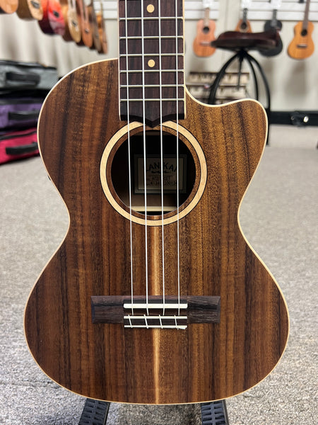 LANIKAI ACST-CET Acacia Electric Tenor Ukulele w/Case - Solid Top