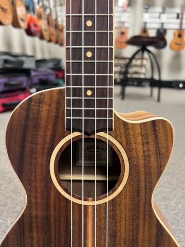 LANIKAI ACST-CET Acacia Electric Tenor Ukulele w/Case - Solid Top