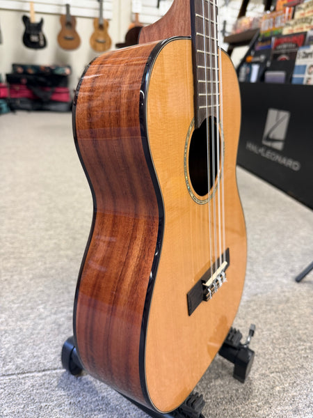 KALA KA-SCAC-B8 Solid Cedar Top/Acacia 8 String Baritone Ukulele