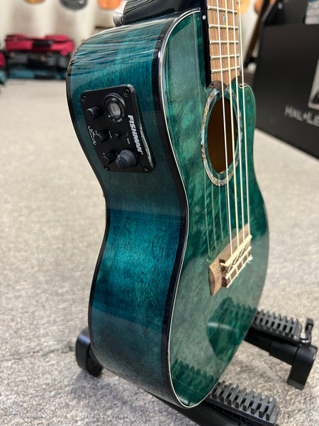 LANIKAI QM-BLCEC Quilted Maple Electric Concert Ukulele w/Case- Transparent Blue