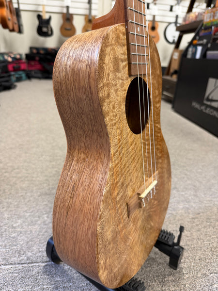 HUG MG-B Solid Mango Baritone Ukulele