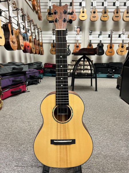 Romero Creations Solid Spruce/Mahogany Grand Tenor Ukulele w/Case - Pre Loved