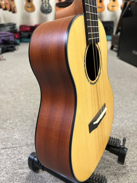 Romero Creations Solid Spruce/Mahogany Grand Tenor Ukulele w/Case - Pre Loved