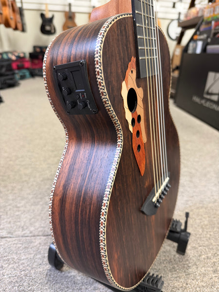 Caramel CB-904G Ebony Electric Guitalele/Guitarlele w/Case - Pre Loved Ukulele