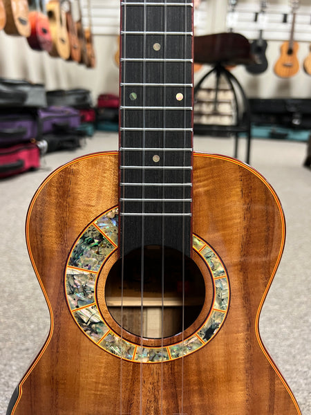 SNAIL S60T Solid Acacia Tenor Ukulele w/Case - Comfort Armrest
