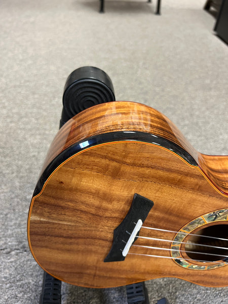 SNAIL S60T Solid Acacia Tenor Ukulele w/Case - Comfort Armrest