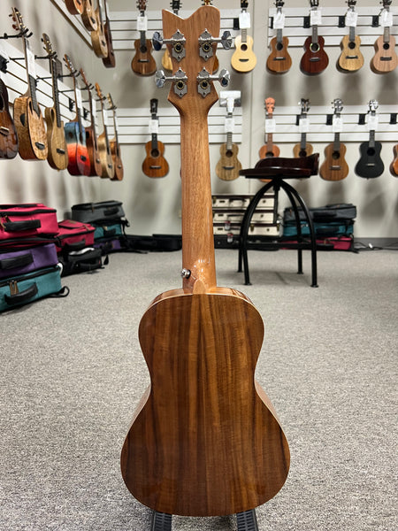 Makaio MKC-10E  Koa Electric Concert Ukulele w/Case