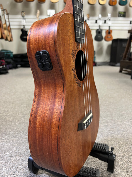 Flight DUB38 Mahogany Soundwave Baritone Ukulele w/Case - Built in Effects