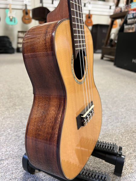 KALA KA-SCAC-C Solid Cedar Top Acacia Concert Ukulele