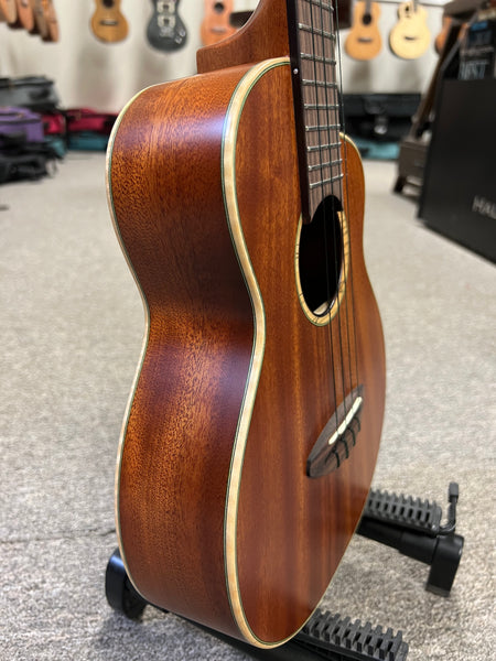 aNueNue UT-110 Solid Mahogany Bird Tenor Ukulele w/Case