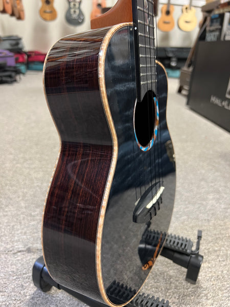 aNueNue Black Whale Solid Cedar/Maple/Rosewood Tenor Ukulele w/Case
