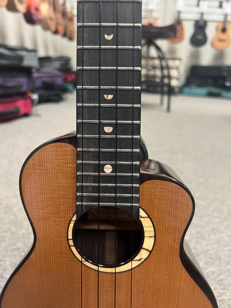 aNueNue US-214 Cedar Bird Soprano Ukulele w/Case - Solid Cedar/Rosewood