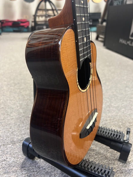 aNueNue US-214 Cedar Bird Soprano Ukulele w/Case - Solid Cedar/Rosewood