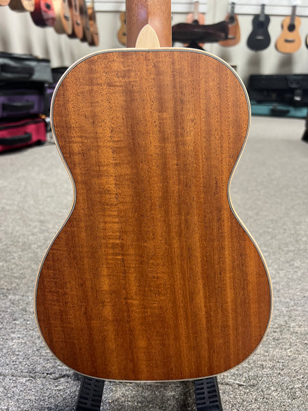 Larrivee UT-40 Solid Mahogany Tenor Ukulele w/Case - Pre Loved