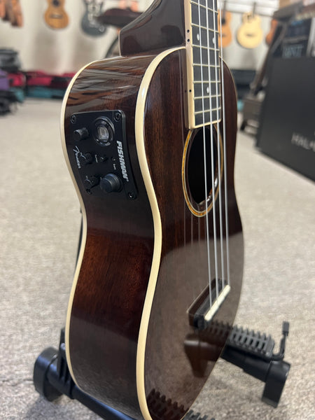 Fender Grace VanderWaal Signature Electric Concert Ukulelew/Case - Pre Loved