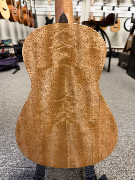 Oli X1SP-BMG Solid Mango Baritone Ukulele w/Case