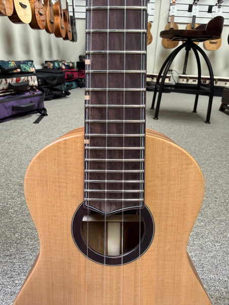 Oli L1-CCAS Solid Cedar/Acacia Satin Concert Ukulele w/Case