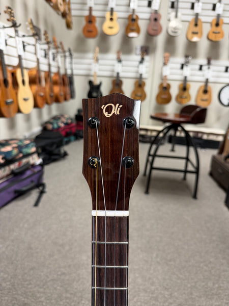 Oli L1-BA Solid Acacia Baritone Ukulele w/Case