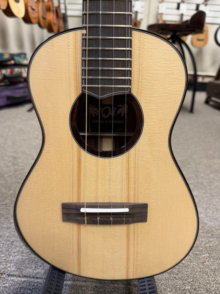 Oli L2-TSR Solid Spruce/Rosewood Tenor Ukulele w/Case