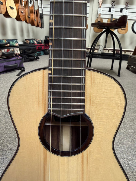 Oli L2-TSR Solid Spruce/Rosewood Tenor Ukulele w/Case