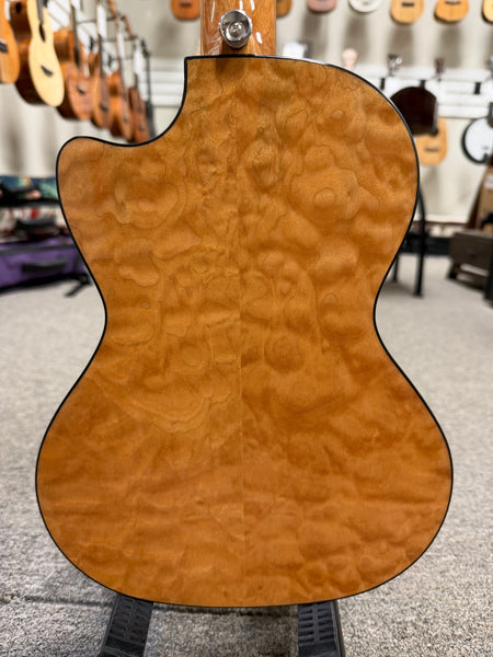 LANIKAI QM-NACET Quilted Maple Electric Tenor Ukulele w/Case - Natural