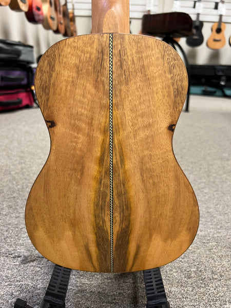 Flight DUC450 Mango Concert Ukulele w/Case