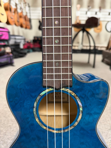 LANIKAI QM-BLCET Quilted Maple Electric Tenor Ukulele w/Case - Transparent Blue