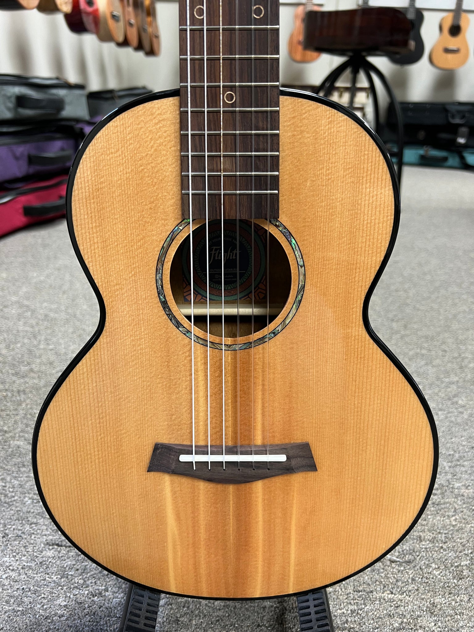 Flight GUT-850 Guitarlele w/Case - Solid Spruce/Acacia Guitalele
