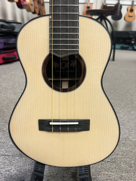 Oli L2-TSR Solid Spruce/Rosewood Tenor Ukulele w/Case