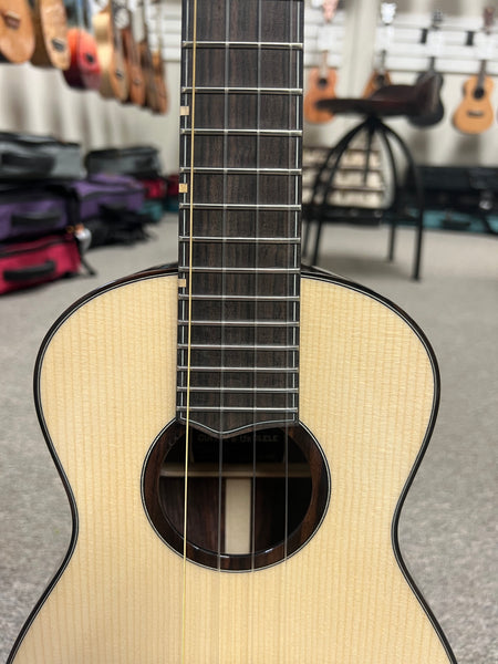 Oli L2-TSR Solid Spruce/Rosewood Tenor Ukulele w/Case