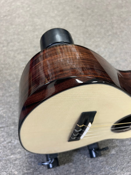 Oli L2-TSR Solid Spruce/Rosewood Tenor Ukulele w/Case