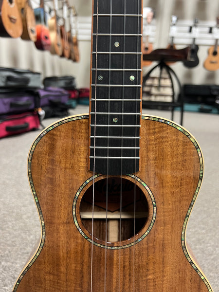 Makaio MKT-20 Solid Koa Tenor Ukulele w/Case - Rosewood Comfort Armrest