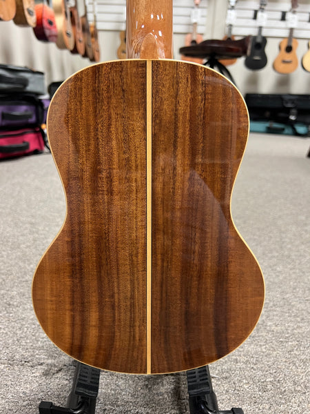 Makaio MKT-20 Solid Koa Tenor Ukulele w/Case - Rosewood Comfort Armrest