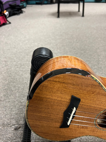 Makaio MKT-20 Solid Koa Tenor Ukulele w/Case - Rosewood Comfort Armrest