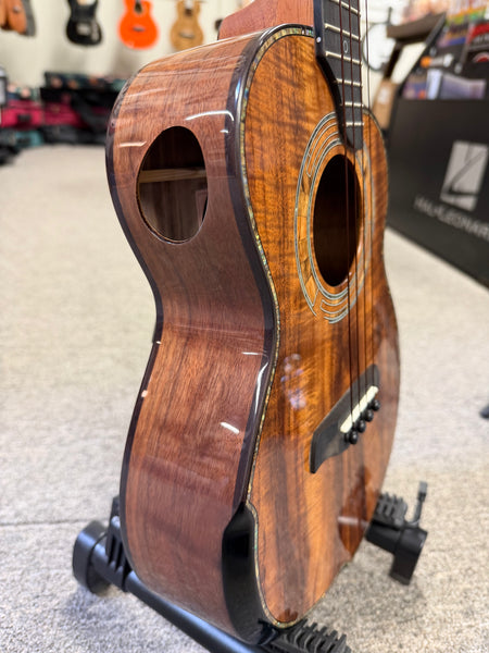 KALA Umbra KA-UM-ACBW-TE Solid Acacia Electric Tenor Ukulele w/Case