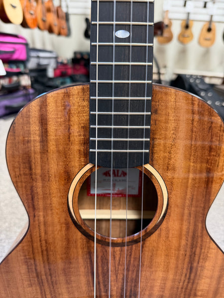 KALA KA-CT-SA-BG Solid Acacia Baritone Ukulele w/Case #1 - Contour Series