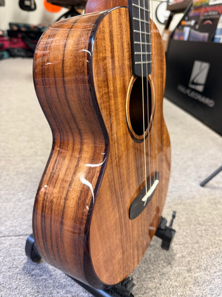 KALA KA-CT-SA-BG Solid Acacia Baritone Ukulele w/Case #1 - Contour Series