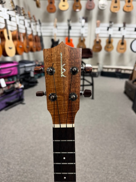 Kamaka HF-3 Solid Koa Tenor Ukulele w/Case - Made in Hawaii !!