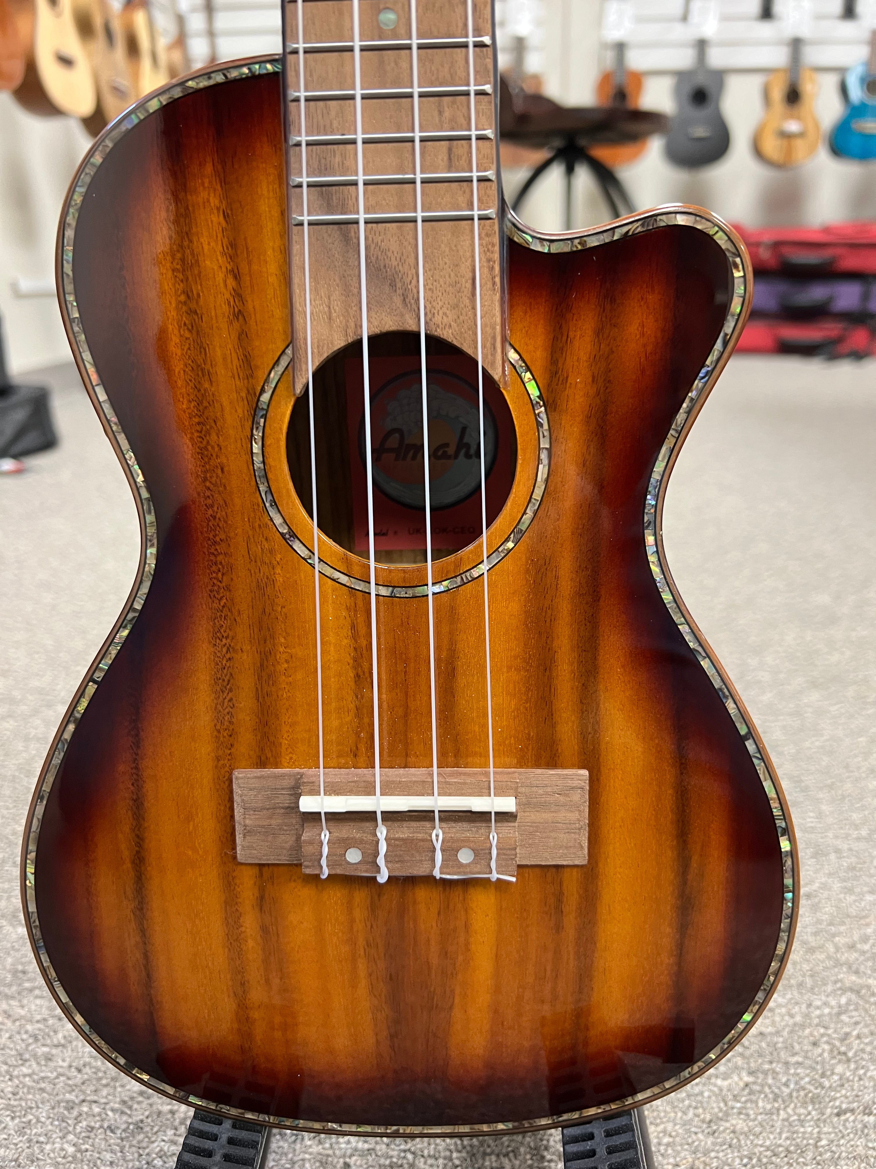 Breedlove pursuit concert ukulele deals