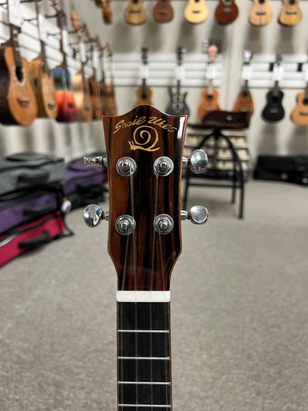 SNAIL SUC-M1 Mahogany Concert Ukulele w/Case