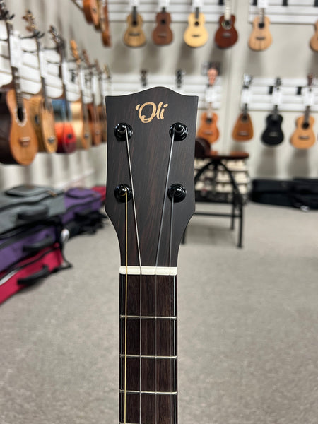 Oli L1-BMGS Solid Mango Baritone Satin Ukulele w/Case