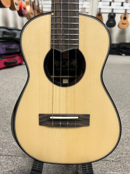 Oli L2-TSE Solid Spruce/Ebony Tenor Ukulele w/Case