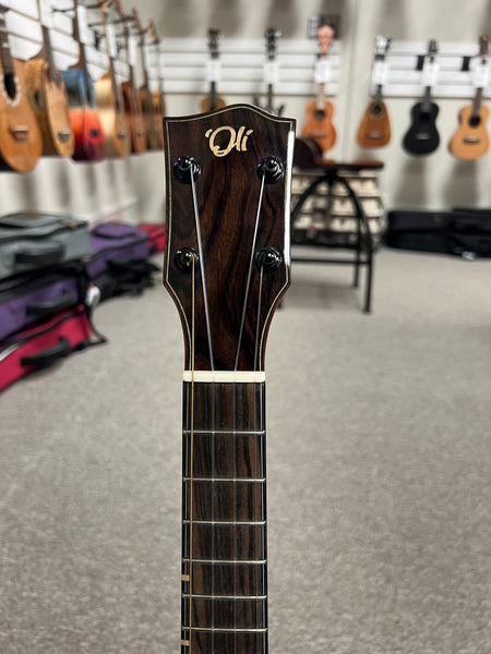 Oli L2-TSE Solid Spruce/Ebony Tenor Ukulele w/Case