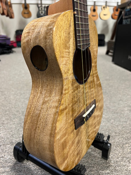 Oli L1-TMG Solid Mango Tenor Ukulele w/Case