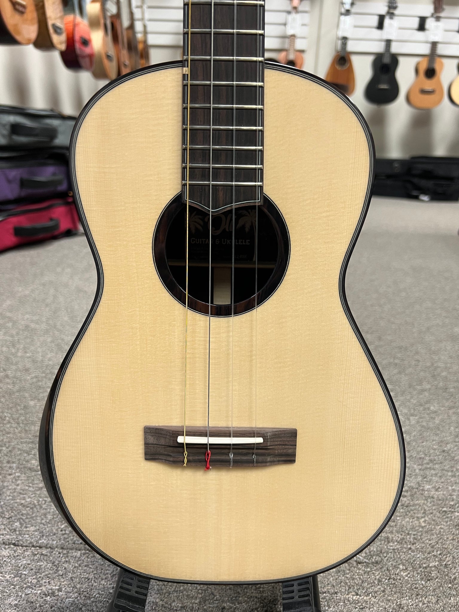 Oli L2-BSE Solid Spruce/Ebony Baritone Ukulele w/Case