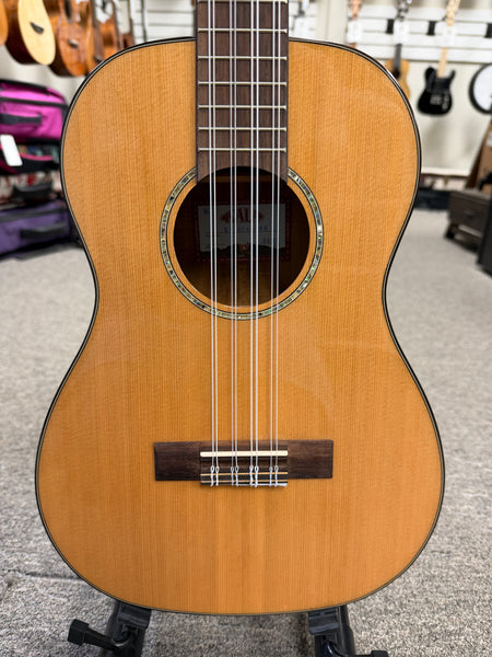 KALA KA-SCAC-B8 Solid Cedar Top/Acacia 8 String Baritone Ukulele