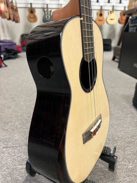 Oli L2-BSE Solid Spruce/Ebony Baritone Ukulele w/Case