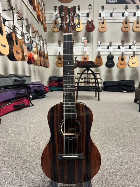 Makaio MET-10E Ebony Electric Tenor Ukulele w/Case