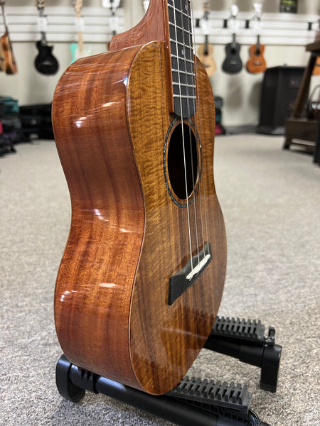 Makaio MKT-10 Koa Tenor Ukulele w/Case