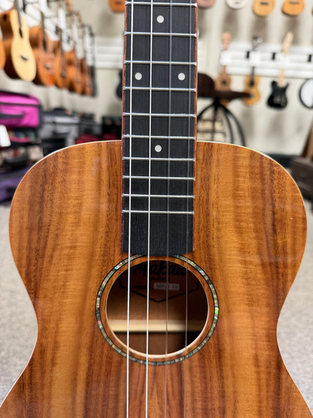Makaio MKB-10 Koa Baritone Ukulele w/Case